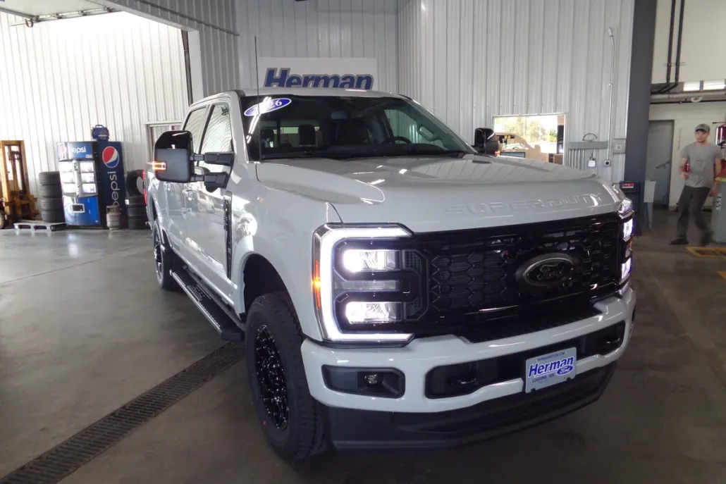 2026 Ford F-350 photo 1