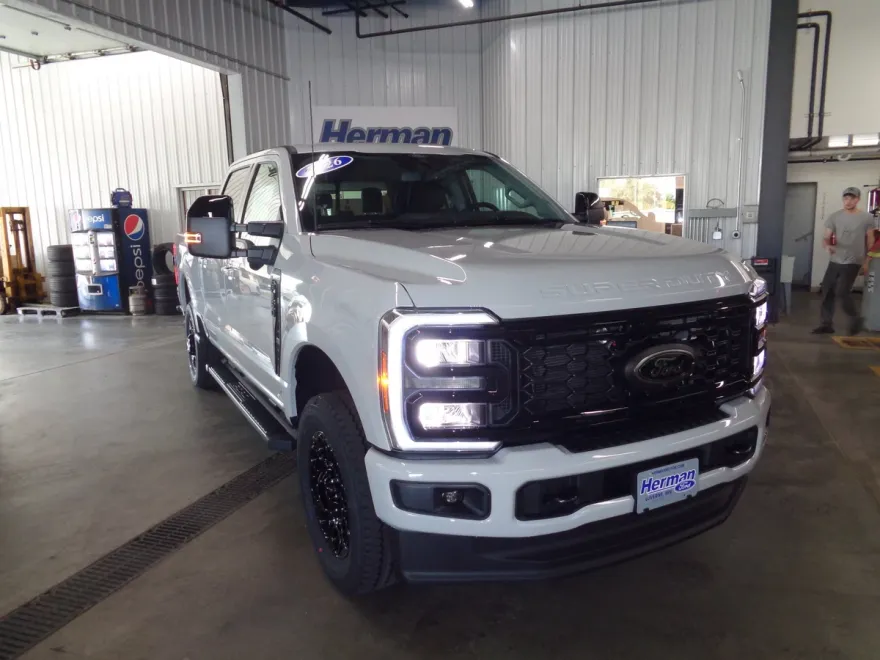 2026 Ford F-350 photo 1