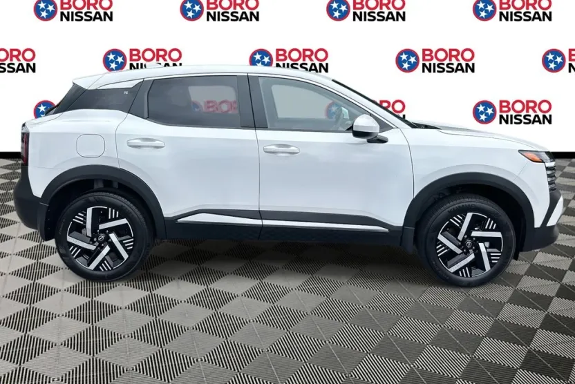 2025 Nissan Kicks SV photo 1