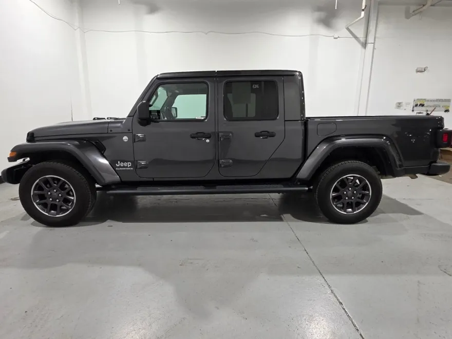 2023 Jeep Gladiator Overland photo 1