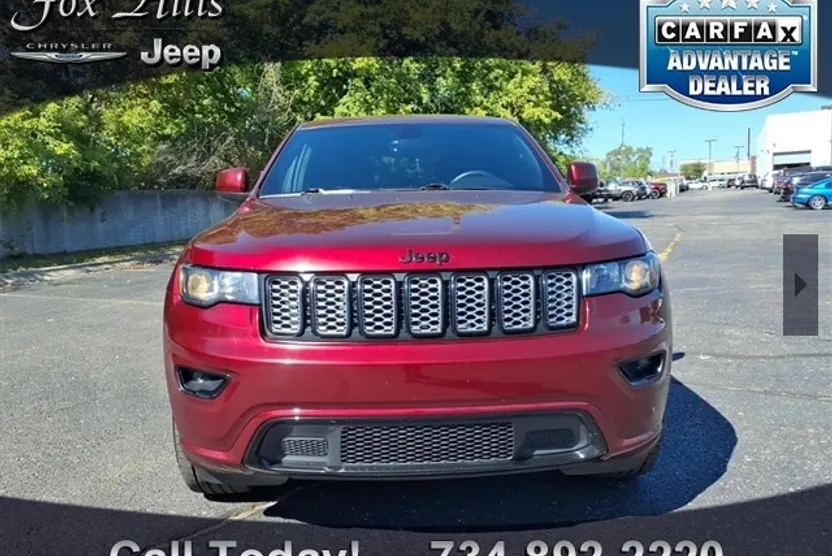 2017 Jeep Grand Cherokee Laredo Altitude photo 1