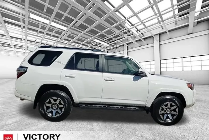 2022 Toyota 4Runner TRD Off-Road Premium photo 1