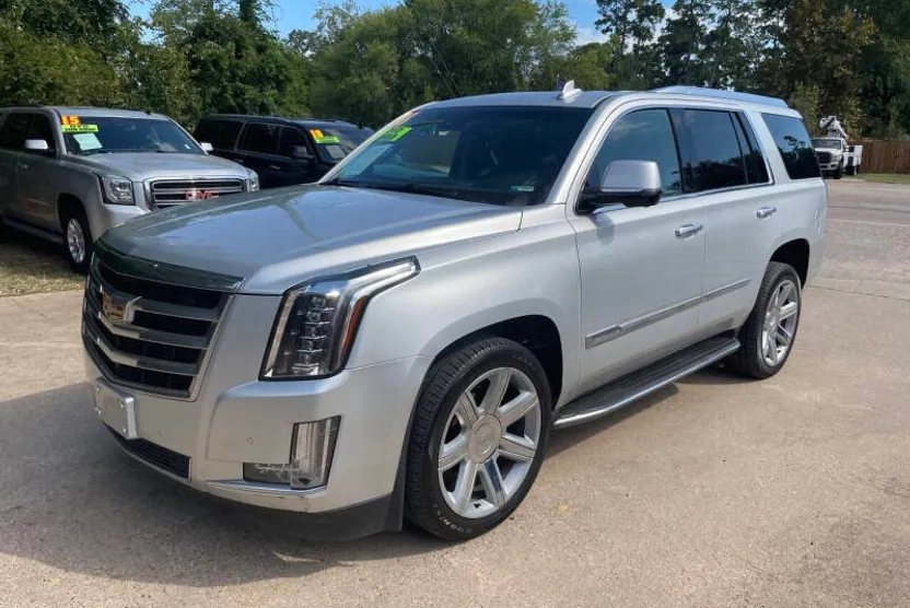 2016 Cadillac Escalade Luxury photo 1