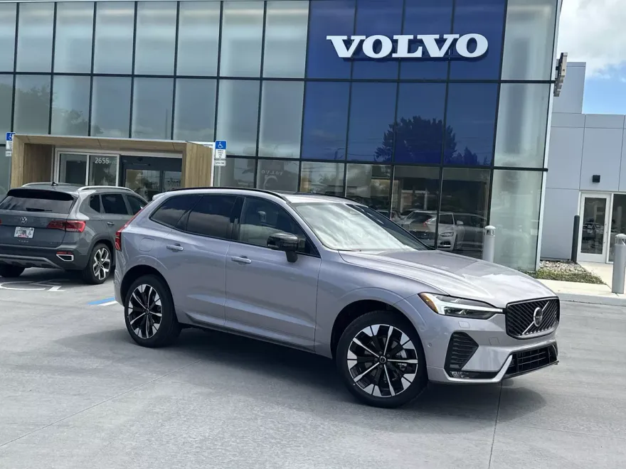 2026 Volvo XC60 B5 Plus photo 1