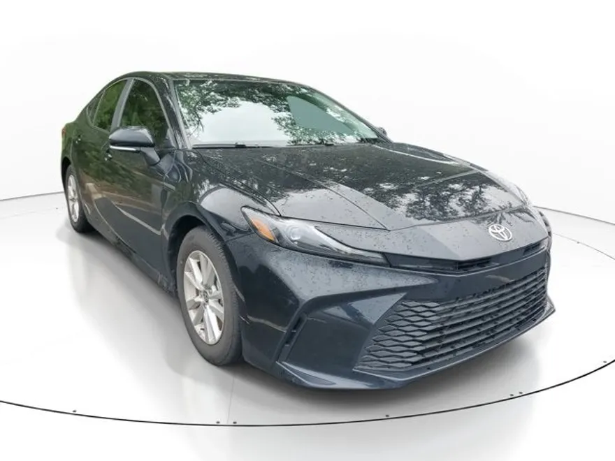 2025 Toyota Camry LE photo 1