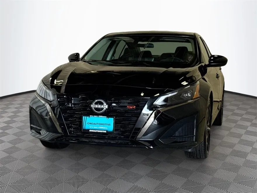 2025 Nissan Altima 2.5 SR photo 1