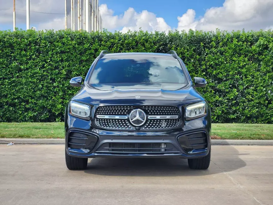 2025 Mercedes Benz GLB 250 photo 1