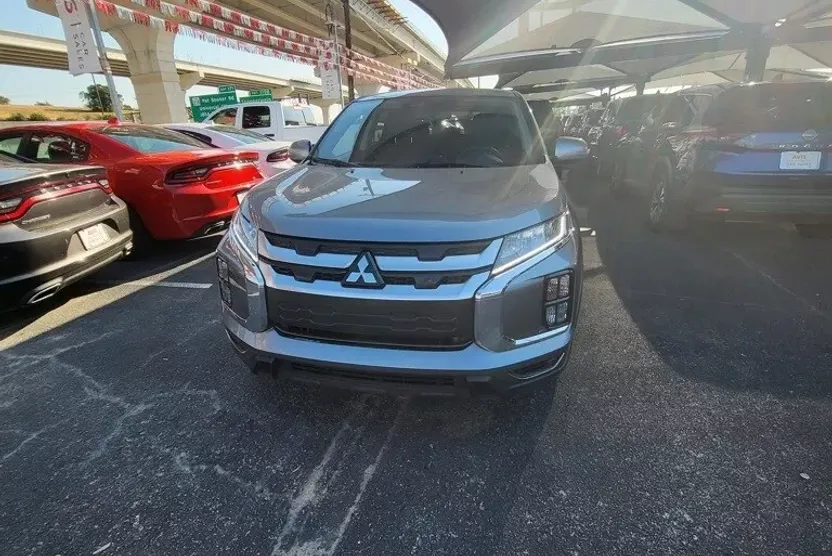 2024 Mitsubishi Outlander Sport SE photo 1