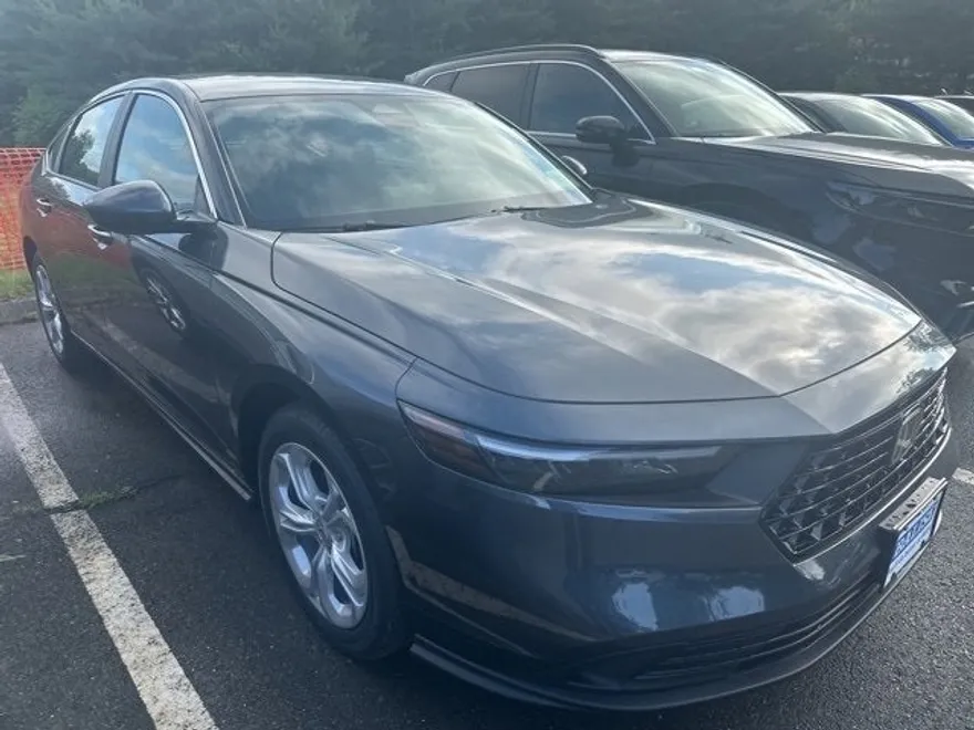 2025 Honda Accord LX photo 1