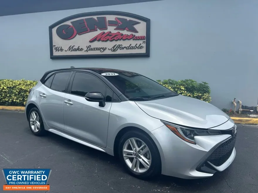 2021 Toyota Corolla SE photo 1