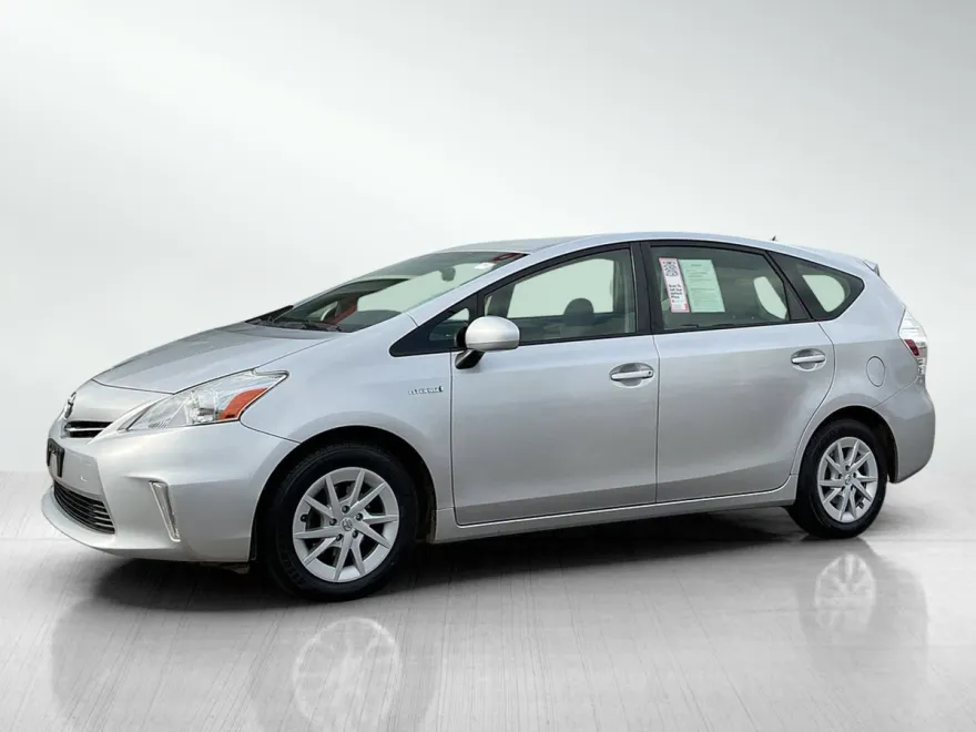 2012 Toyota Prius V Two photo 1