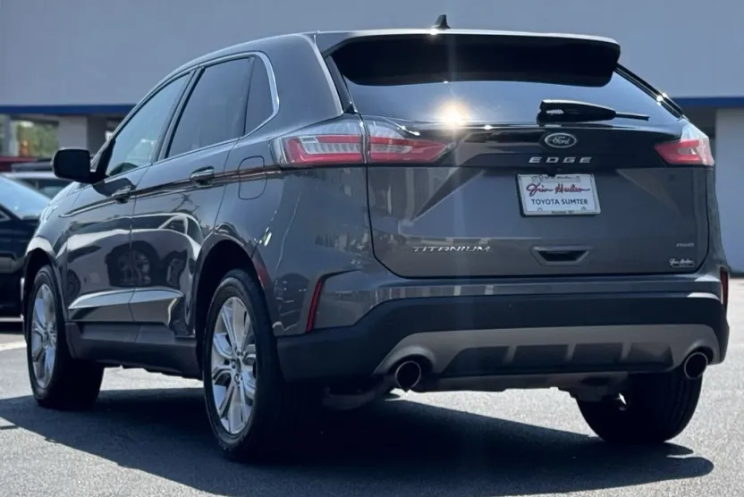 2022 Ford Edge Titanium photo 1