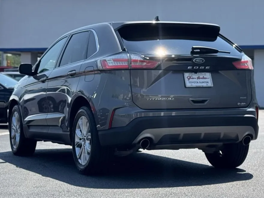 2022 Ford Edge Titanium photo 1