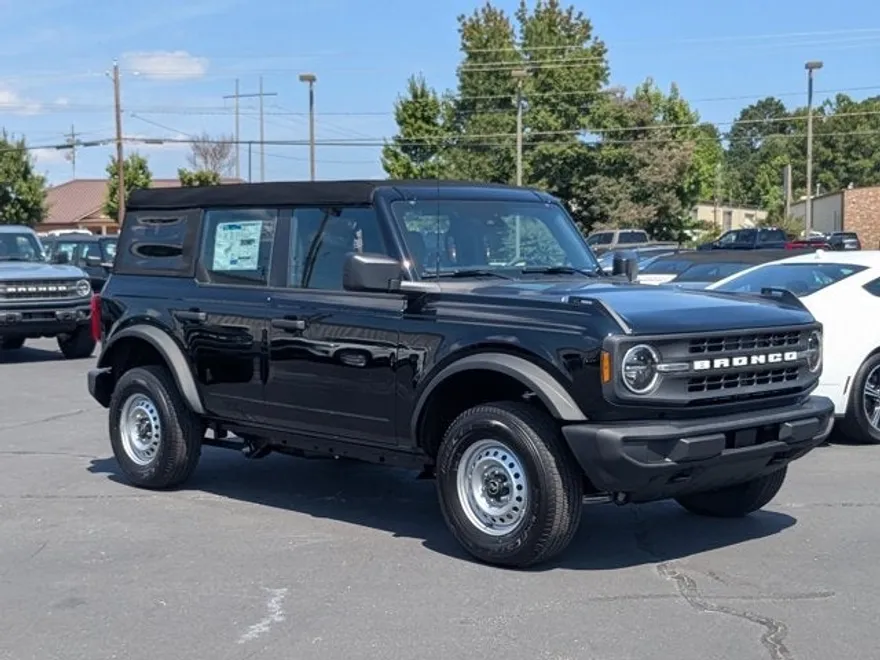 2025 Ford Bronco Base photo 1