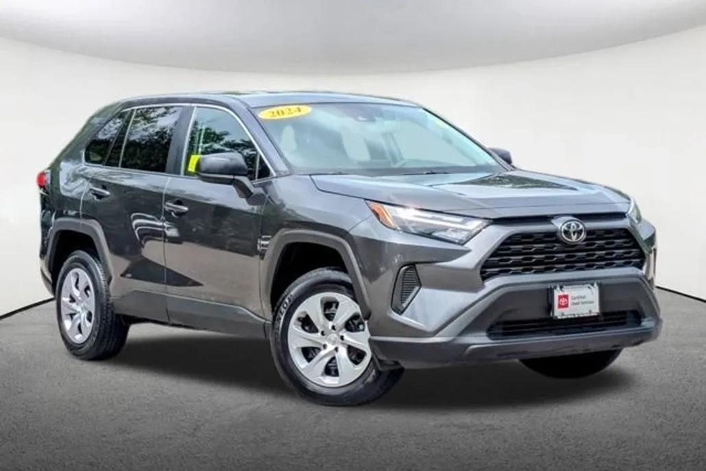 2024 Toyota RAV4 LE photo 1