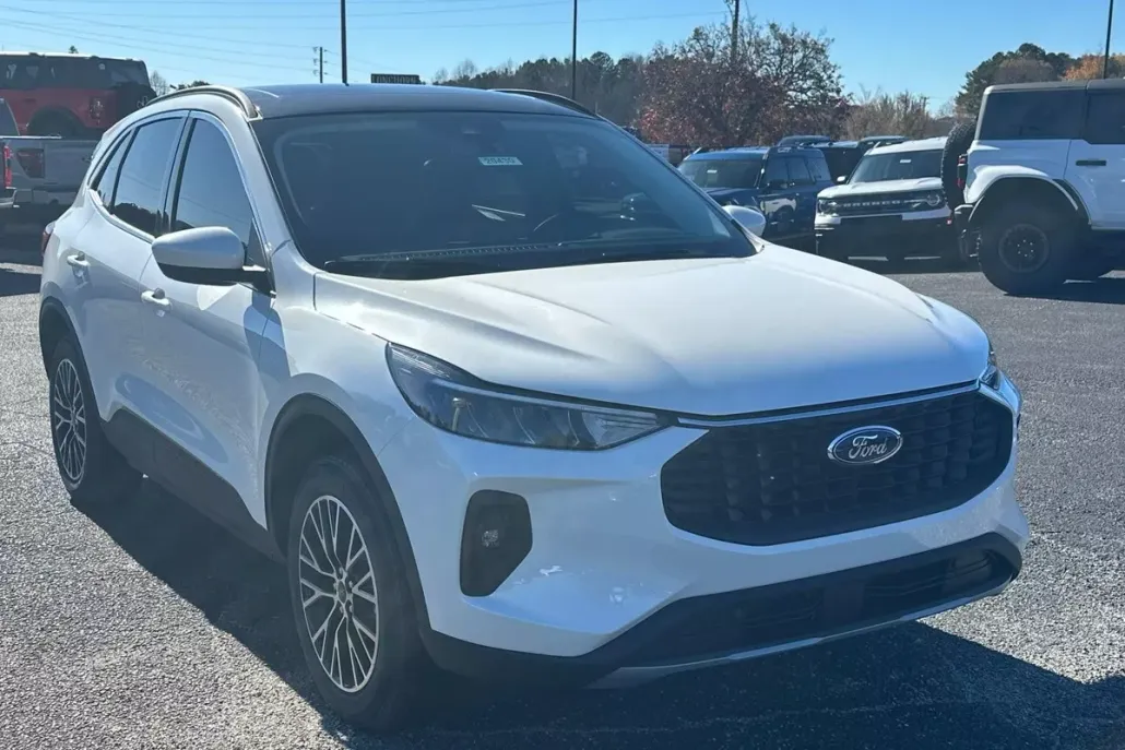 2025 Ford Escape photo 1