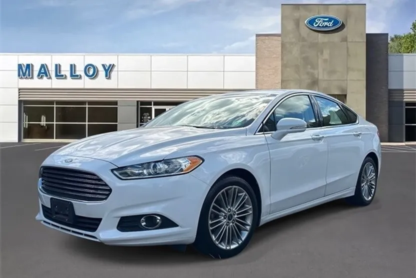 2016 Ford Fusion SE photo 1