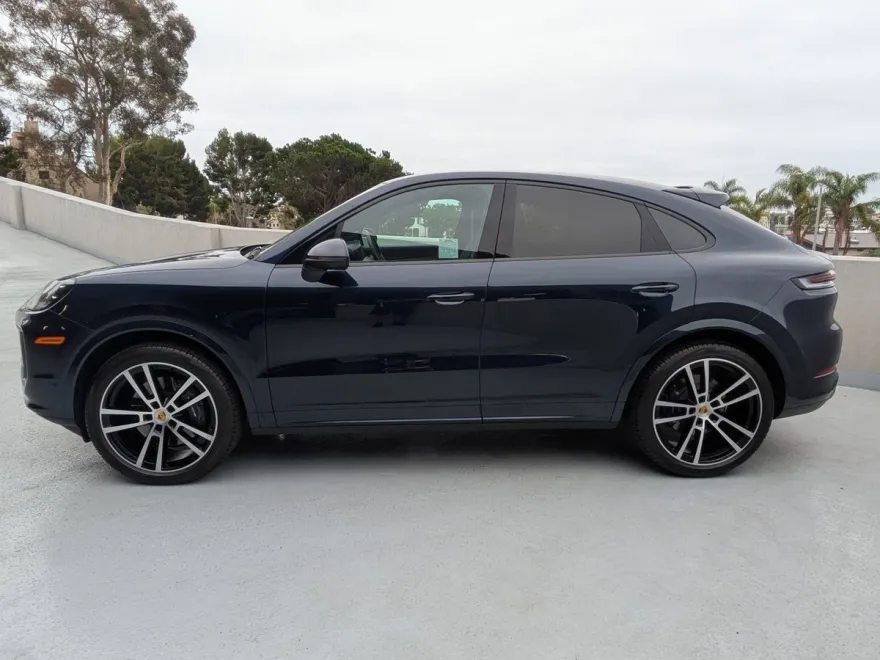 2024 Porsche Cayenne Coupe photo 1