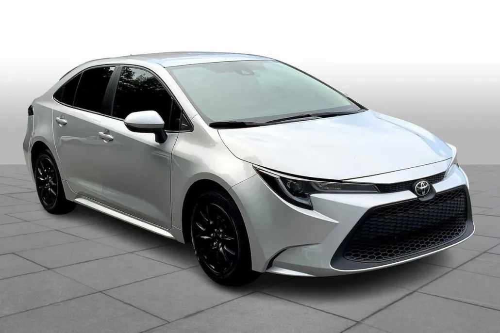 2022 Toyota Corolla LE photo 1