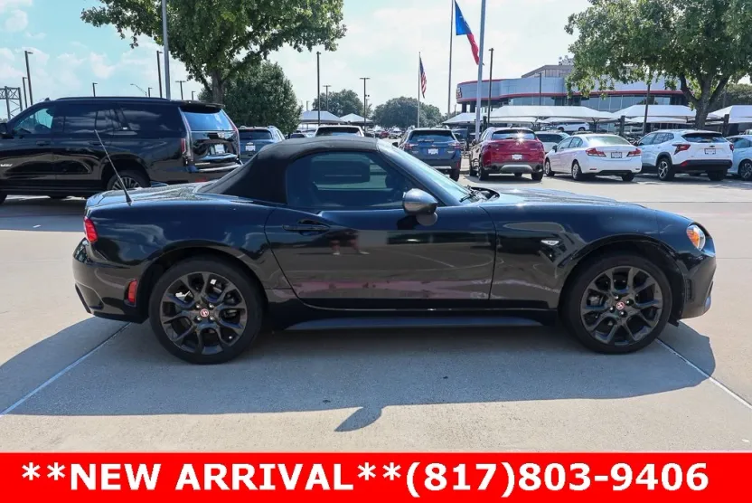 2020 Fiat 124 Spider Abarth photo 1