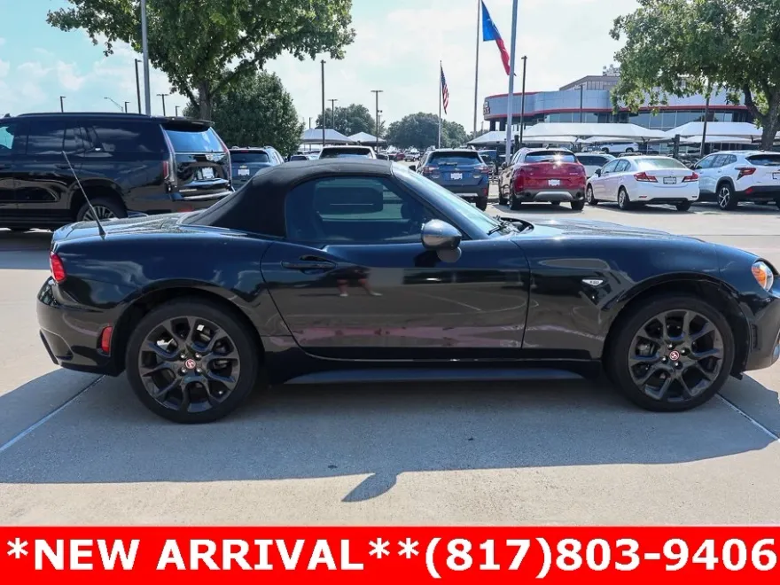2020 Fiat 124 Spider Abarth photo 1