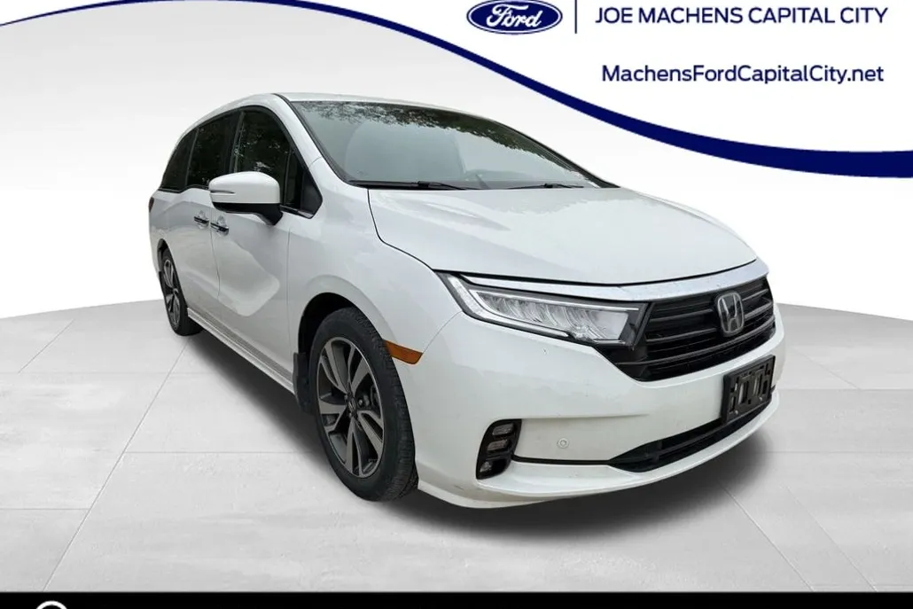 2023 Honda Odyssey Touring photo 1