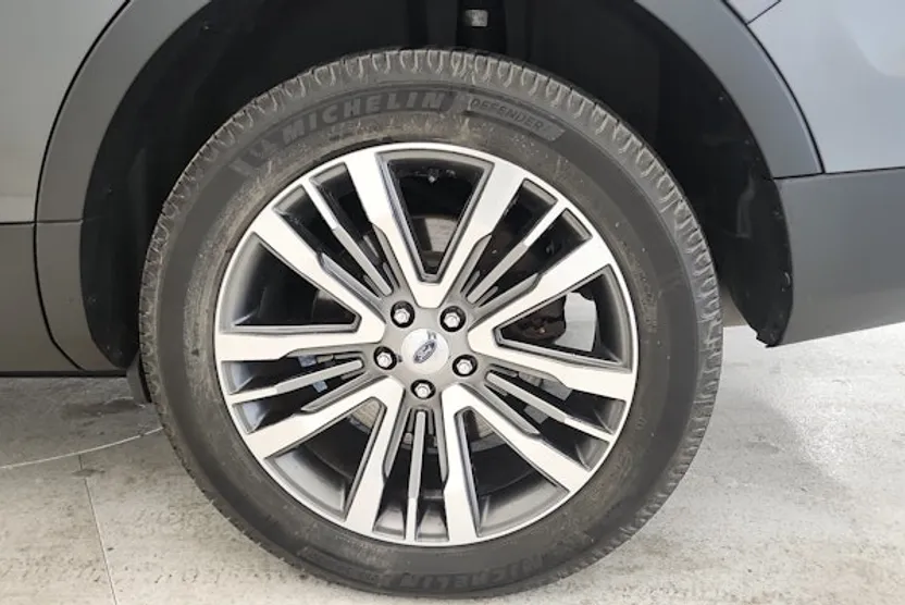 2017 Ford Explorer Platinum photo 1