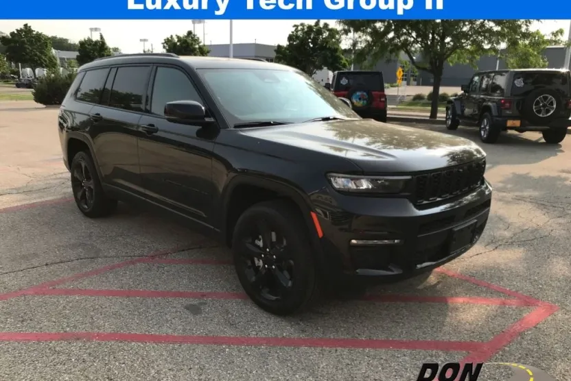 2025 Jeep Grand Cherokee Limited photo 1