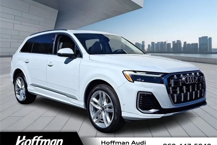 2025 Audi Q7 55 Premium Plus photo 1