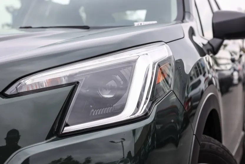 2023 Subaru Forester Base photo 1