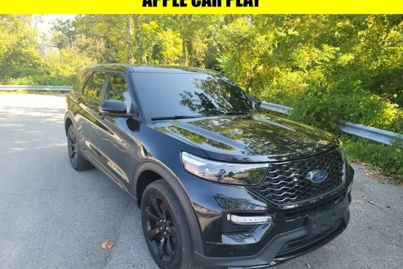 2022 Ford Explorer ST photo 1