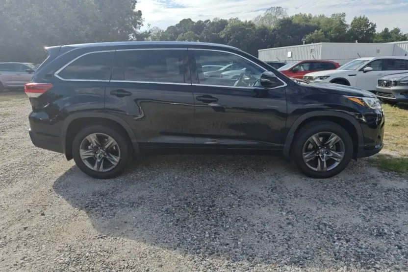 2017 Toyota Highlander Limited Platinum photo 1