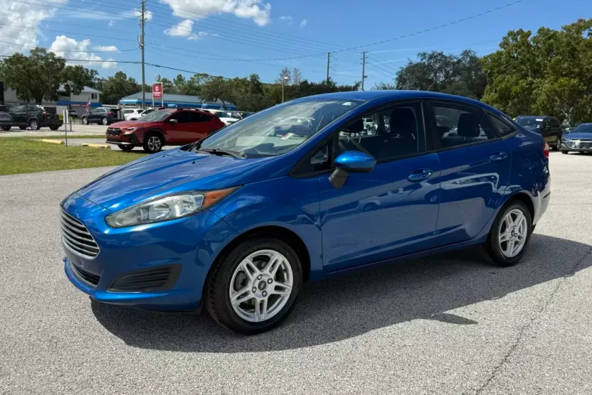 2019 Ford Fiesta SE photo 1
