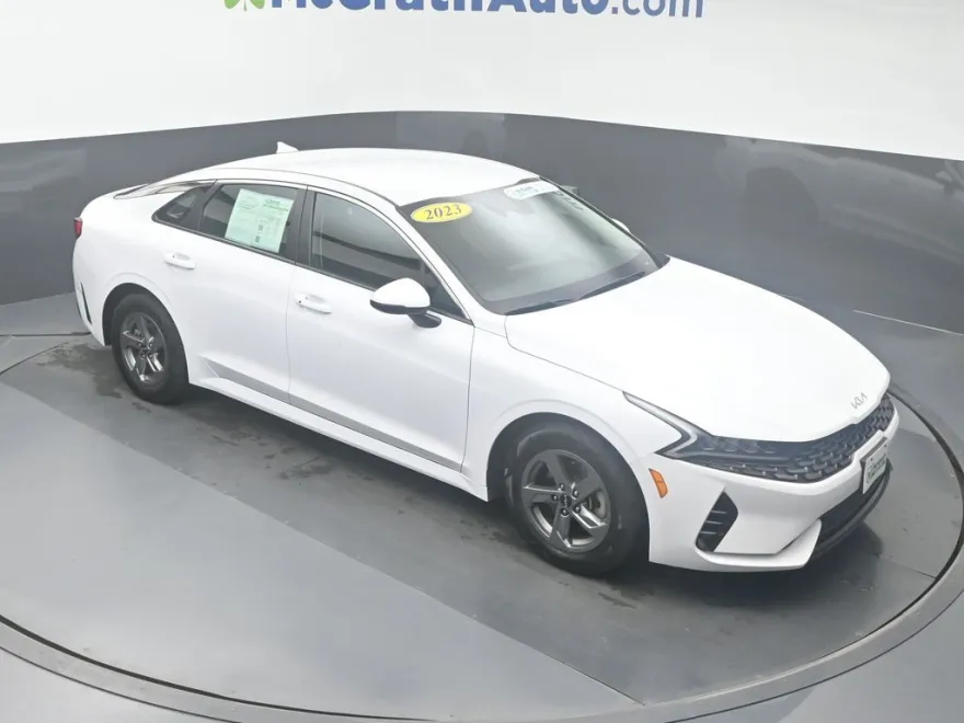 2023 Kia K5 LXS photo 1