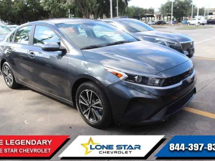 2023 Kia Forte LXS photo 1