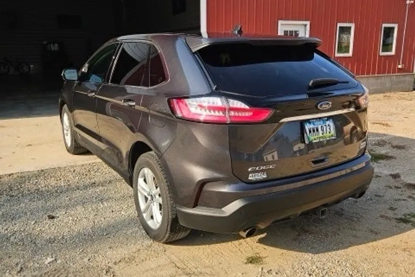 2020 Ford Edge SEL photo 1