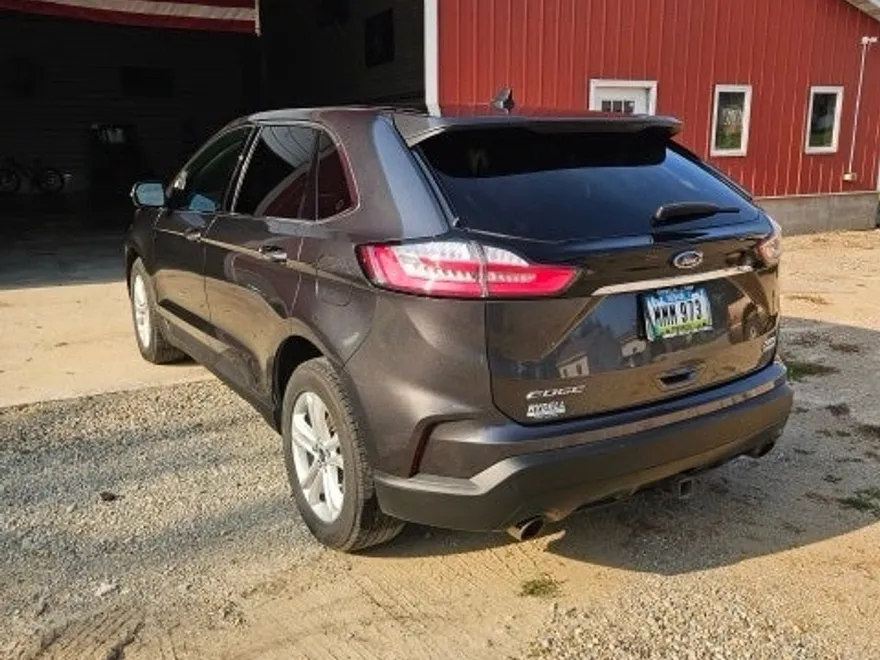 2020 Ford Edge SEL photo 1