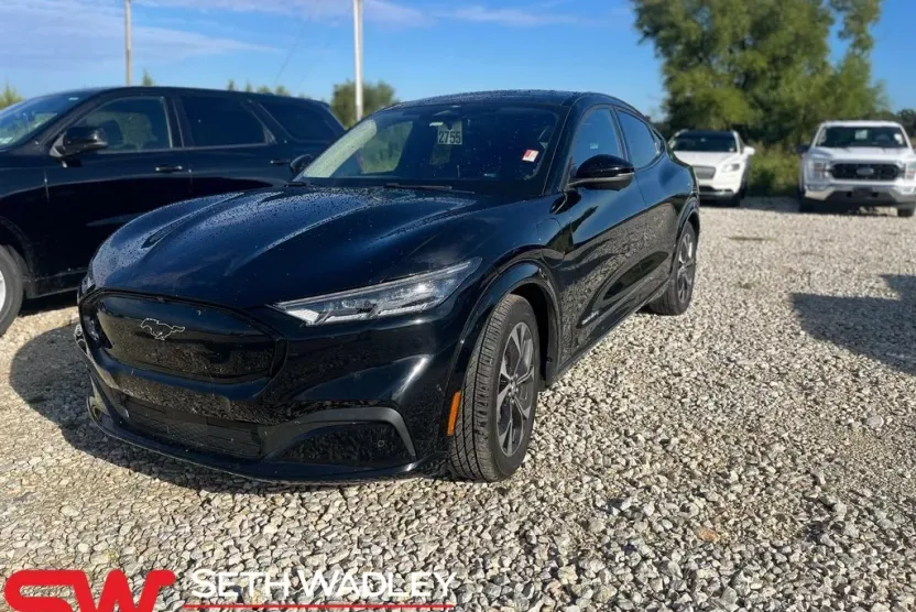 2023 Ford Mustang Mach-E Premium photo 1
