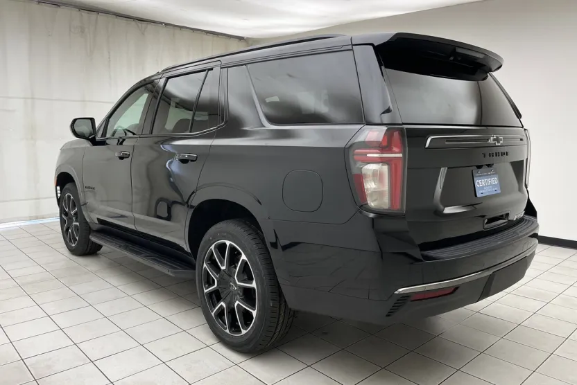 2021 Chevrolet Tahoe RST photo 1
