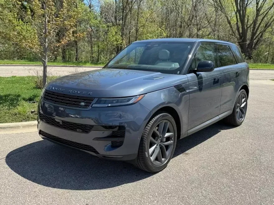 2024 Land Rover Range Rover Sport SE photo 1