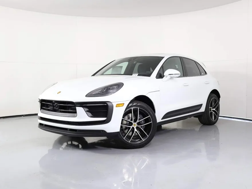 2025 Porsche Macan T photo 1