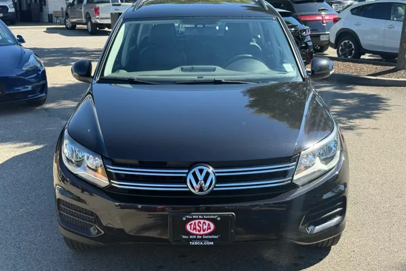2017 Volkswagen Tiguan S photo 1