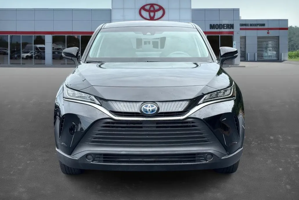 2022 Toyota Venza LE photo 1