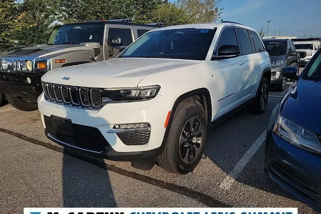 2023 Jeep Cherokee 4xe photo 1