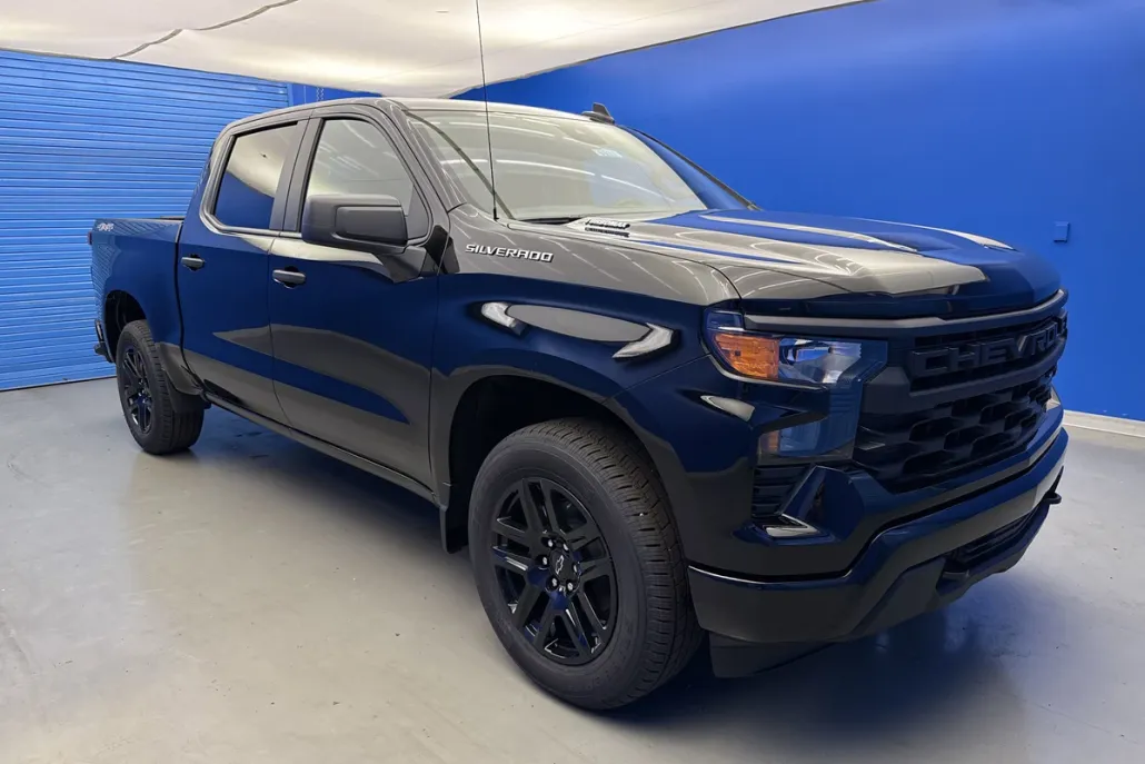 2025 Chevrolet Silverado 1500 Custom photo 1