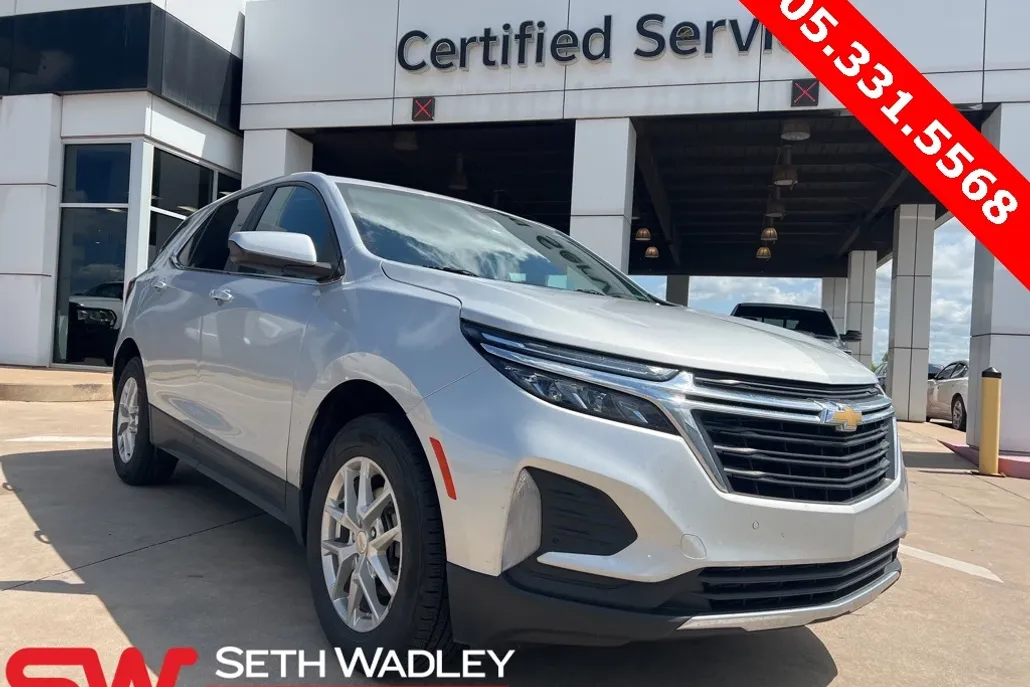 2022 Chevrolet Equinox LT photo 1