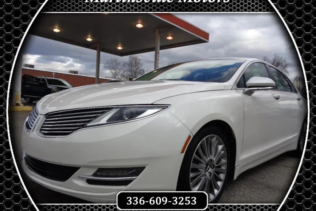 2013 Lincoln MKZ photo 1