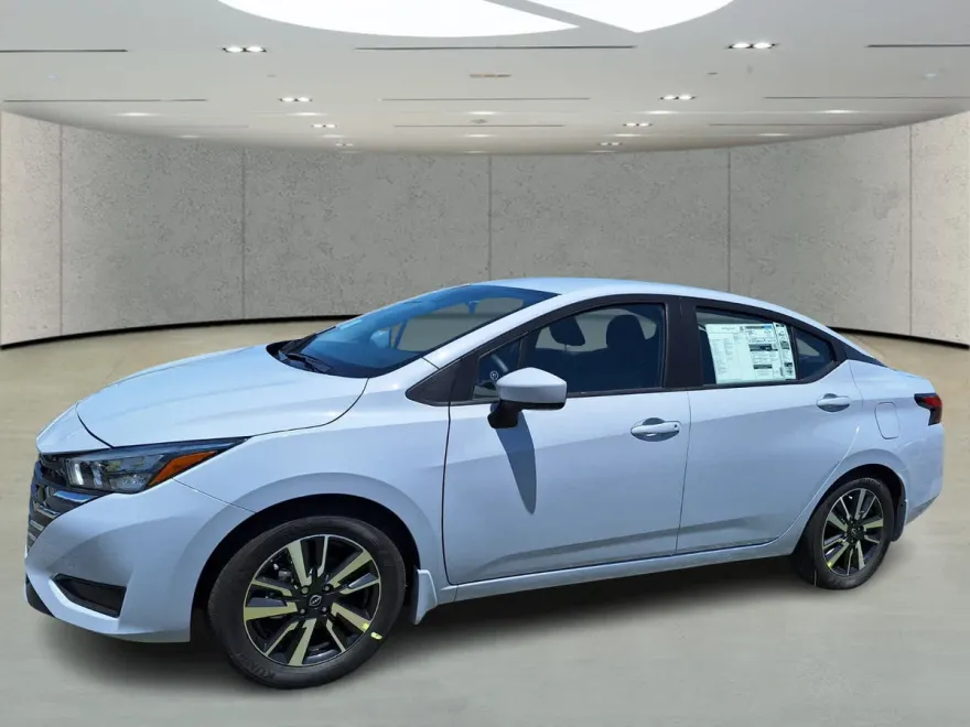 2025 Nissan Versa SV photo 1