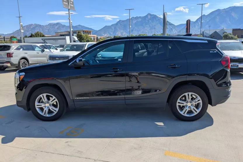 2024 Gmc Terrain SLE photo 1