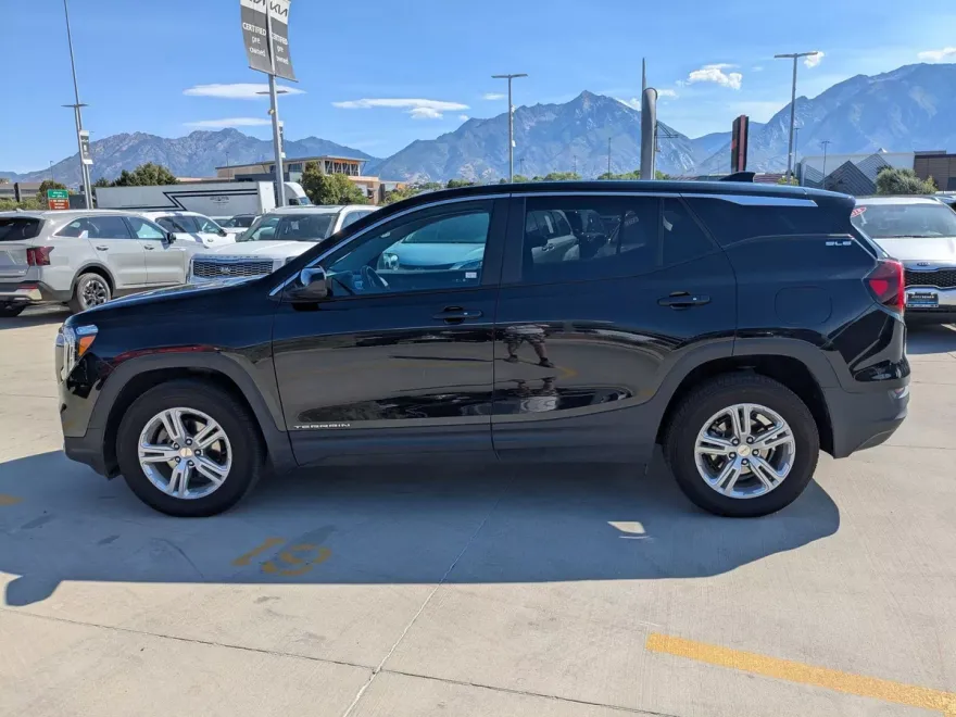 2024 Gmc Terrain SLE photo 1